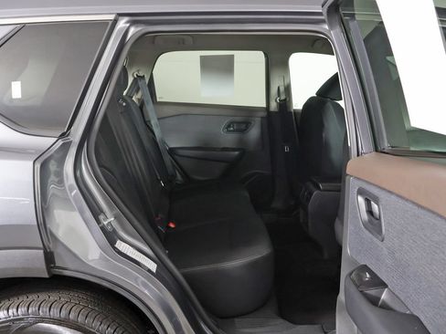 Used 2023 Nissan Rogue S AWD/4WD image 27