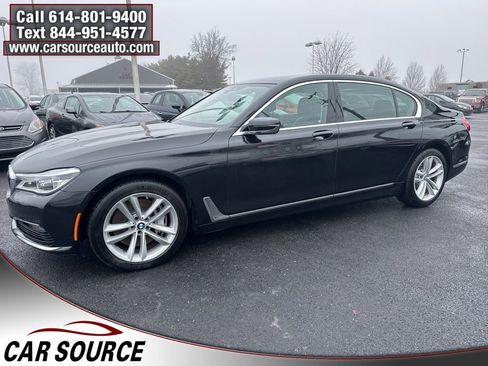Used 2018 BMW 750i xDrive image 3