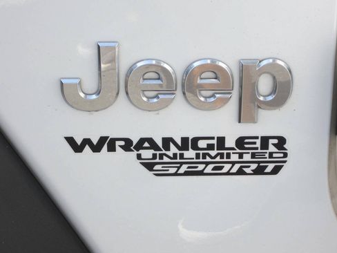 Used 2018 Jeep Wrangler Unlimited Sport S AWD/4WD image 37