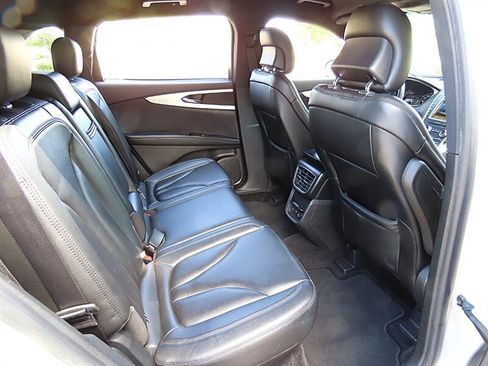 Used 2017 Lincoln MKX Premiere FWD image 24