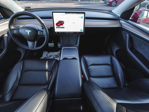 Used 2024 Tesla Model Y Performance image 35