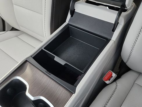 New 2026 GMC Acadia Denali w/ Super Cruise Package image 36