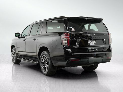 Used 2023 Chevrolet Suburban Z71 w/ Luxury Package AWD/4WD image 3