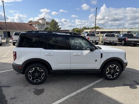 Used 2023 Ford Bronco Sport Outer Banks w/ Tech Package AWD/4WD image 6