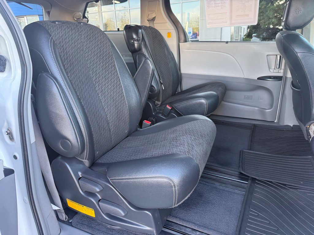 Used 2011 Toyota Sienna SE w/ Preferred Pkg FWD image 45