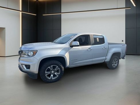 Used 2019 Chevrolet Colorado Z71 AWD/4WD image 2