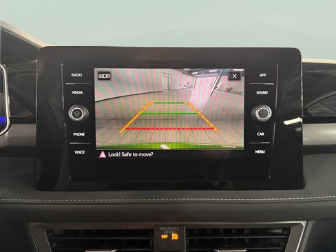 New 2025 Volkswagen Taos SE image 16