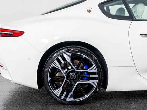 Used 2024 Maserati GranTurismo Folgore image 8