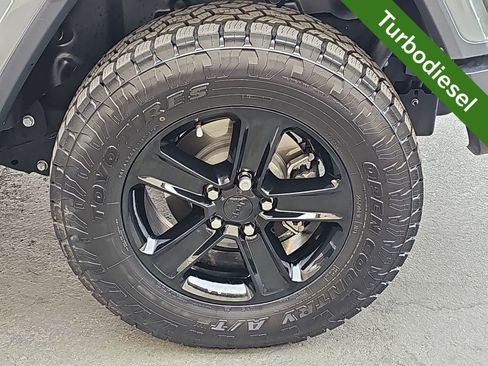 Used 2020 Jeep Wrangler Unlimited Sahara AWD/4WD image 12