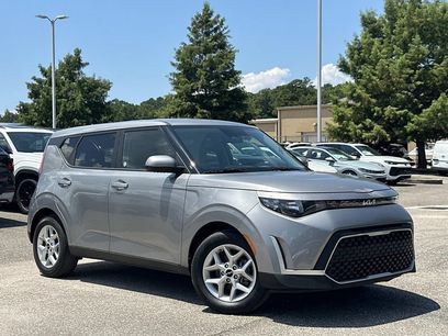 Used 2025 Kia Soul LX