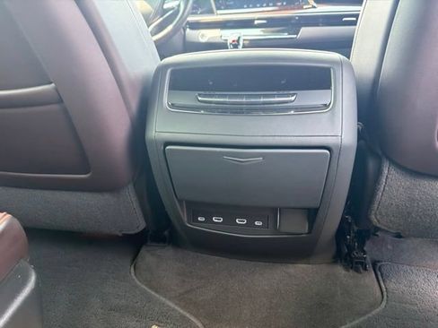 Used 2022 Cadillac Escalade Premium Luxury Platinum AWD/4WD image 9