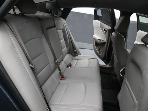 Used 2019 Chevrolet Malibu LT w/ Leather Package FWD image 12