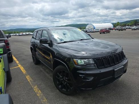 Certified 2021 Jeep Grand Cherokee Laredo X AWD/4WD image 7