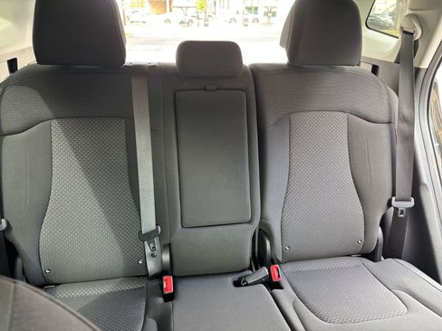 Used 2025 Kia Sportage LX image 34