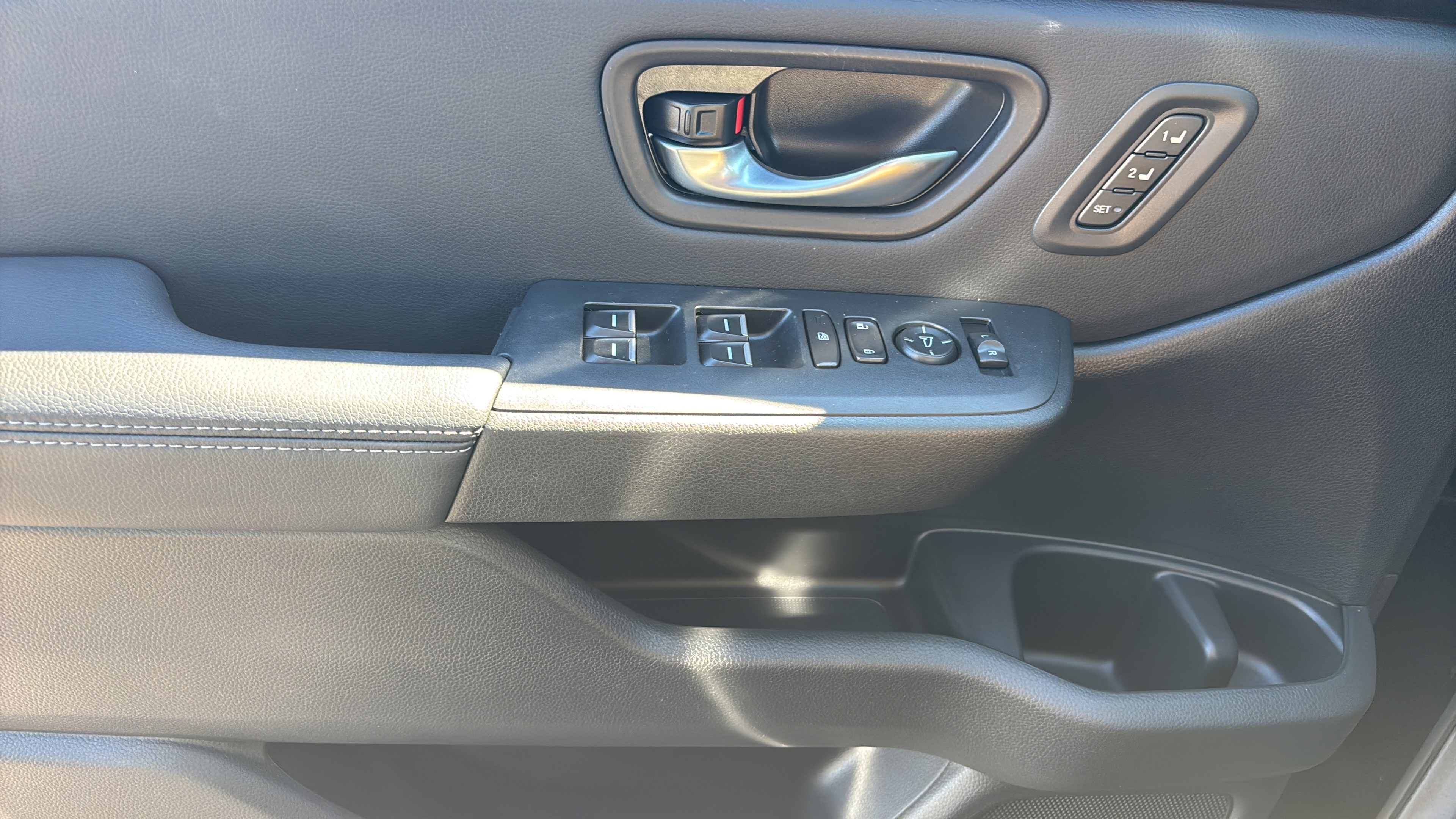Certified 2025 Honda Pilot Touring image 28