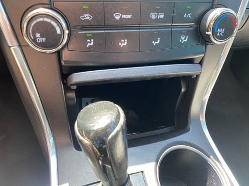 Used 2016 Toyota Camry SE image 22