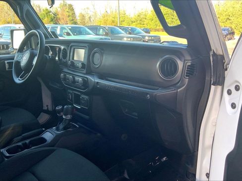 Certified 2021 Jeep Wrangler Sport image 13