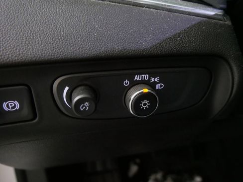 Used 2021 Buick Enclave Premium w/ Sun and Sites Package image 21