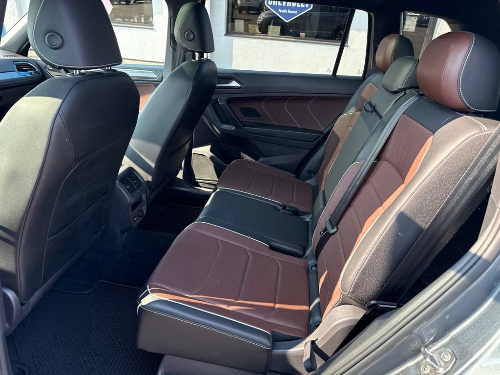 Used 2022 Volkswagen Tiguan SEL R-Line AWD/4WD image 37