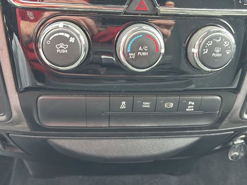 Used 2018 RAM 2500 Tradesman w/ Chrome Appearance Group AWD/4WD image 28