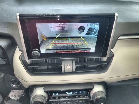 Used 2024 Toyota RAV4 XLE FWD image 17