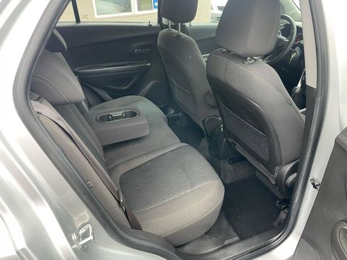 Used 2018 Chevrolet Trax LS image 31