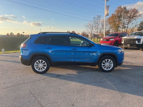 Used 2022 Jeep Cherokee Latitude Lux w/ Sun & Sound Group image 2