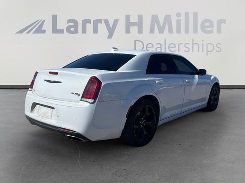 Used 2022 Chrysler 300 S image 5
