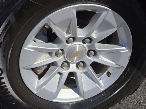 Used 2025 Chevrolet Silverado 1500 LT image 17