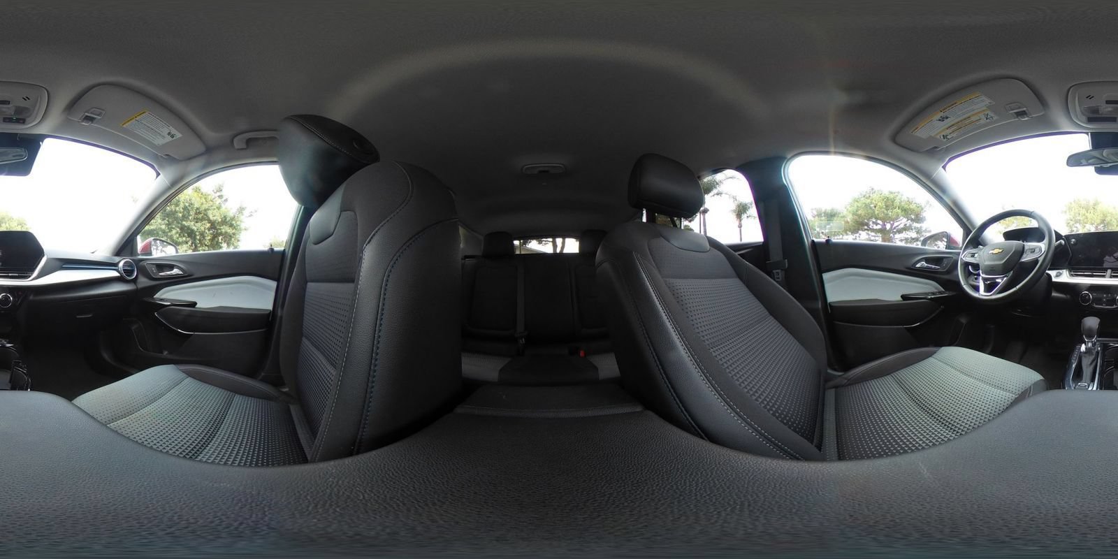 Used 2025 Chevrolet Trax LT w/ LT Convenience Package FWD image 38