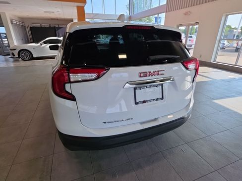 Used 2022 GMC Terrain SLE FWD image 12