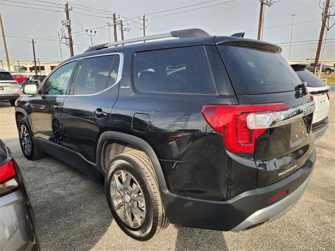 Used 2023 GMC Acadia SLE w/ Driver Convenience Package image 4