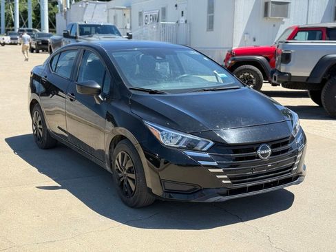 Used 2024 Nissan Versa S FWD image 4