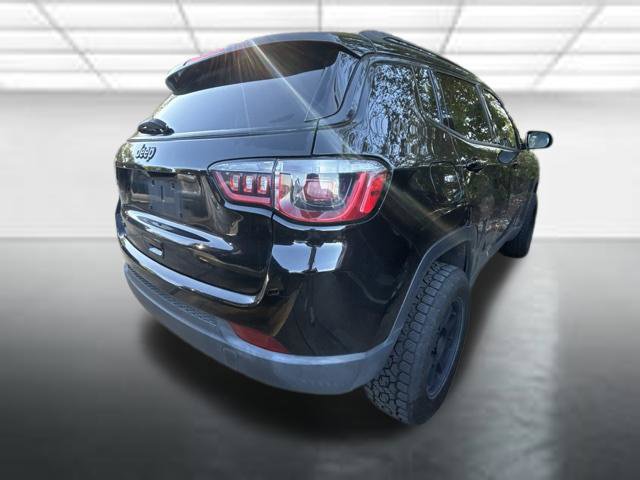 Used 2018 Jeep Compass Latitude w/ Popular Equipment Group AWD/4WD image 7