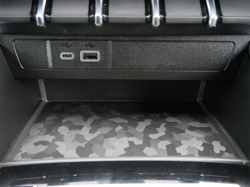 New 2025 GMC Canyon Elevation w/ Convenience Package image 15