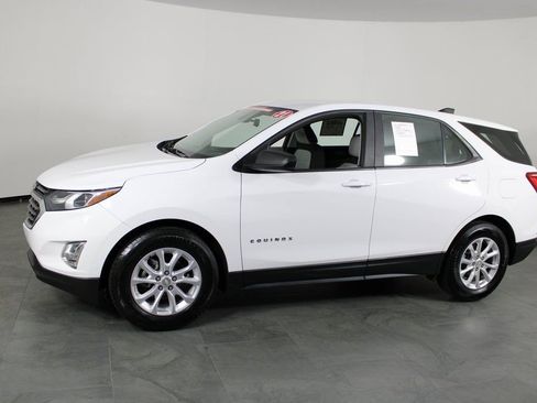 Used 2021 Chevrolet Equinox LS image 9