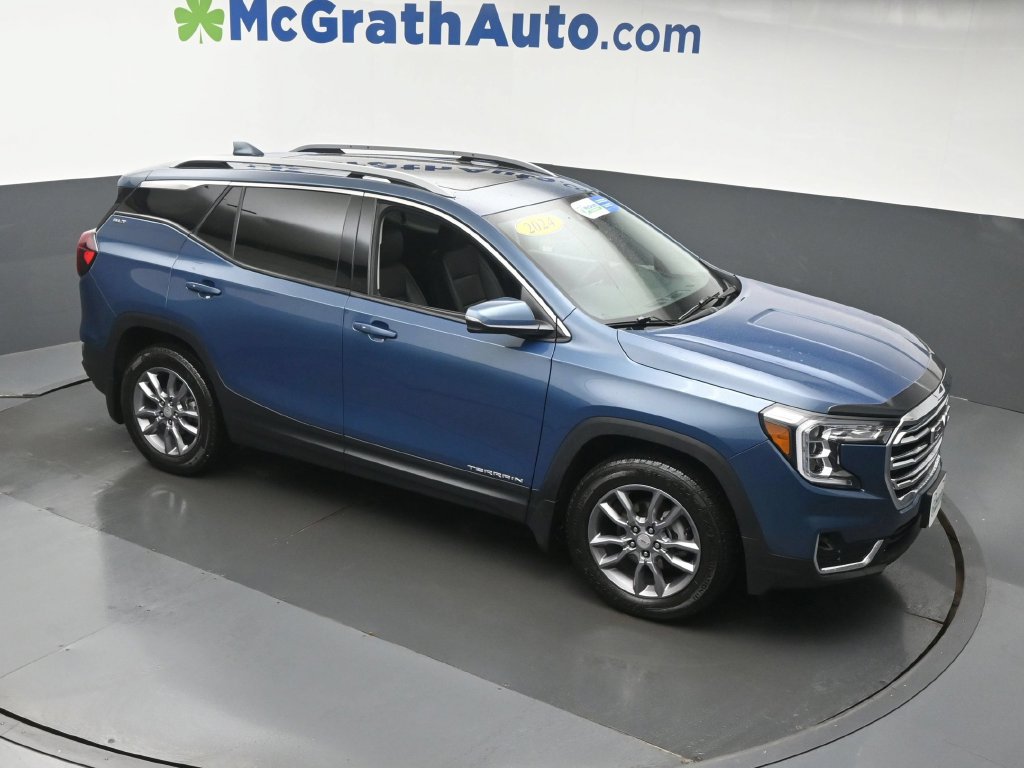 Used 2024 GMC Terrain SLT AWD/4WD image 3