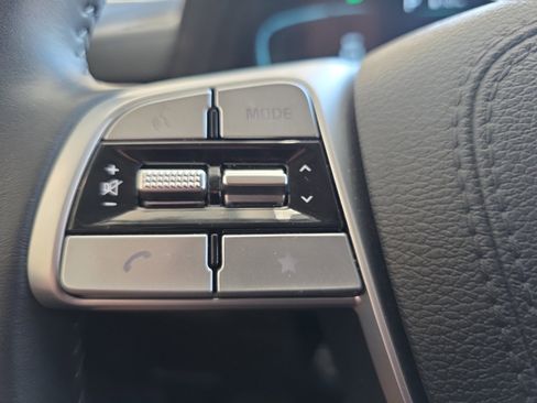 Certified 2025 Kia Telluride LX image 23