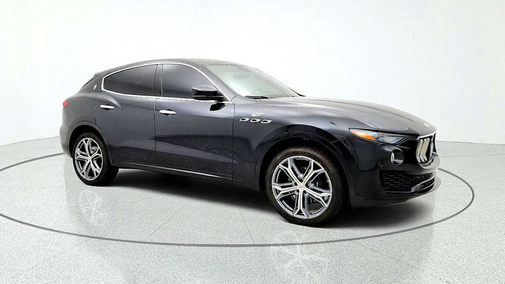Used 2023 Maserati Levante GT AWD/4WD image 3