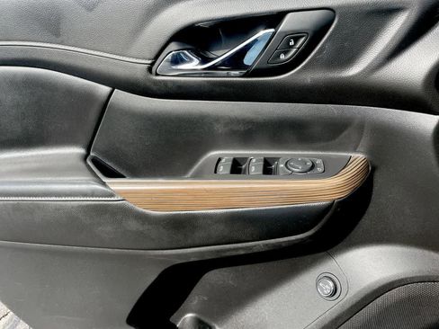 Used 2020 GMC Acadia SLE w/ Driver Convenience Package AWD/4WD image 33