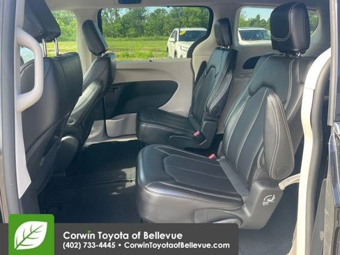 Used 2024 Chrysler Pacifica Touring-L FWD image 25