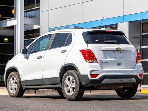 Used 2018 Chevrolet Trax LT w/ LT Convenience Package AWD/4WD image 3
