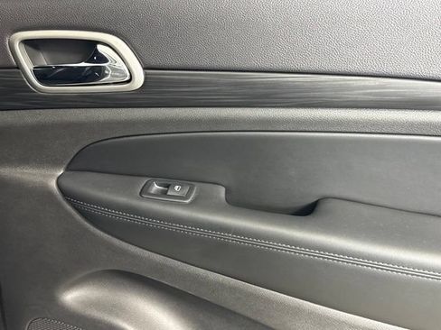 Used 2019 Jeep Grand Cherokee Laredo w/ Laredo X Package RWD image 26