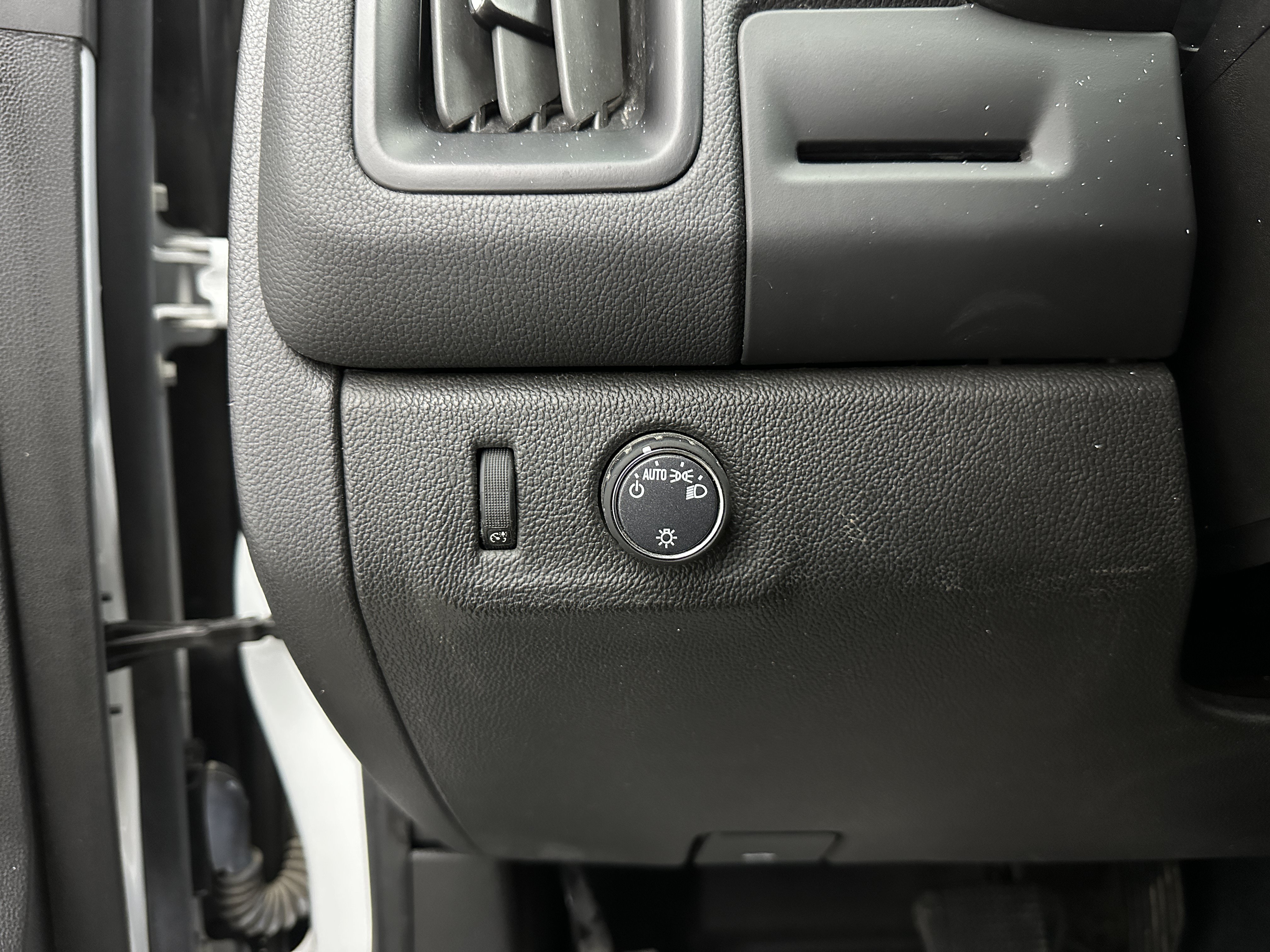 Used 2022 Chevrolet Colorado LT w/ Fleet Safety Package RWD image 16