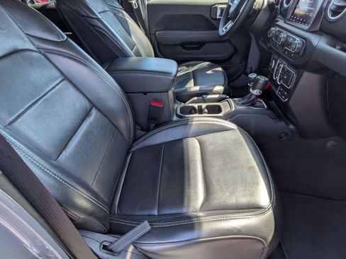 Used 2023 Jeep Wrangler Unlimited Sahara image 20