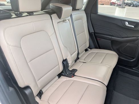 Used 2022 Ford Escape SEL AWD/4WD image 16