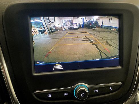 Used 2020 Chevrolet Equinox LS w/ LS Convenience Package image 17