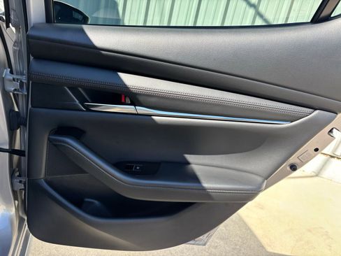 Used 2023 MAZDA MAZDA3 s image 34