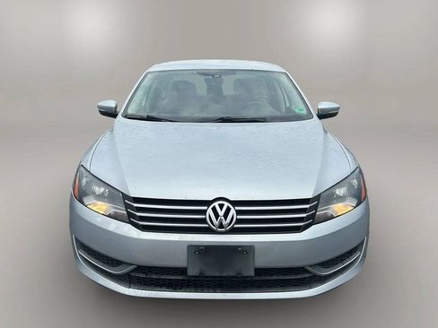 Used 2014 Volkswagen Passat 1.8T S FWD image 2