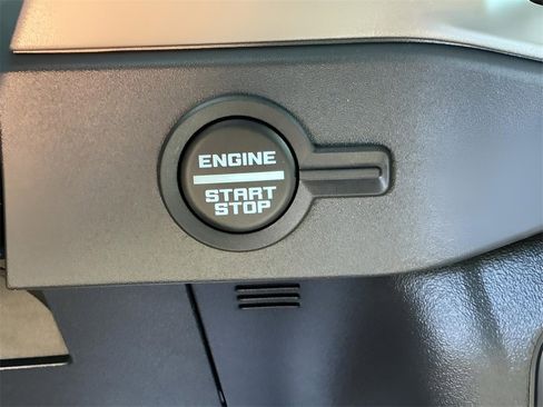 New 2025 Ford Bronco Outer Banks image 24